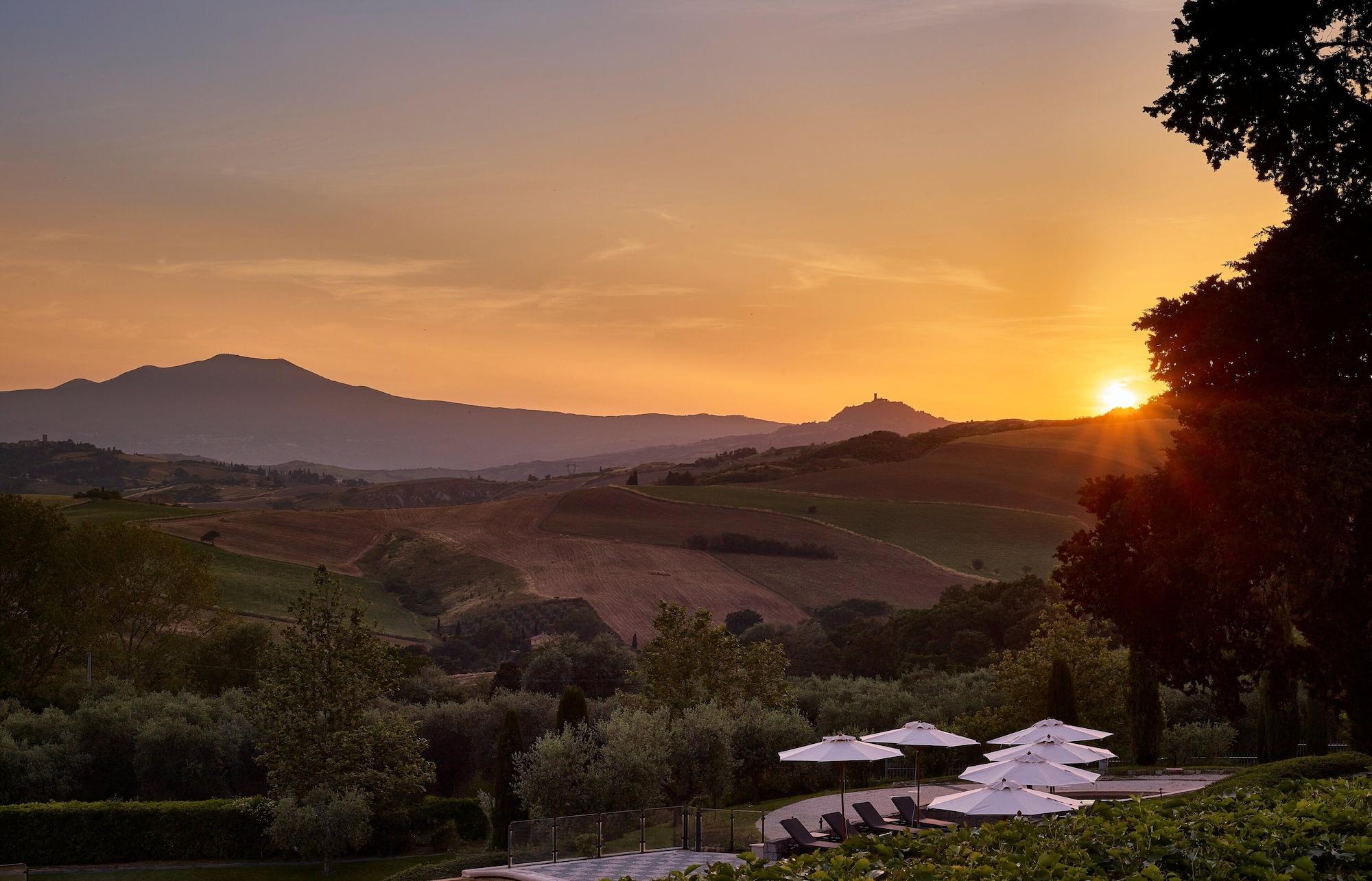 Fonteverde Lifestyle & Thermal Retreat - The Leading Hotels Of The World San Casciano dei Bagni Extérieur photo Sunset at the resort