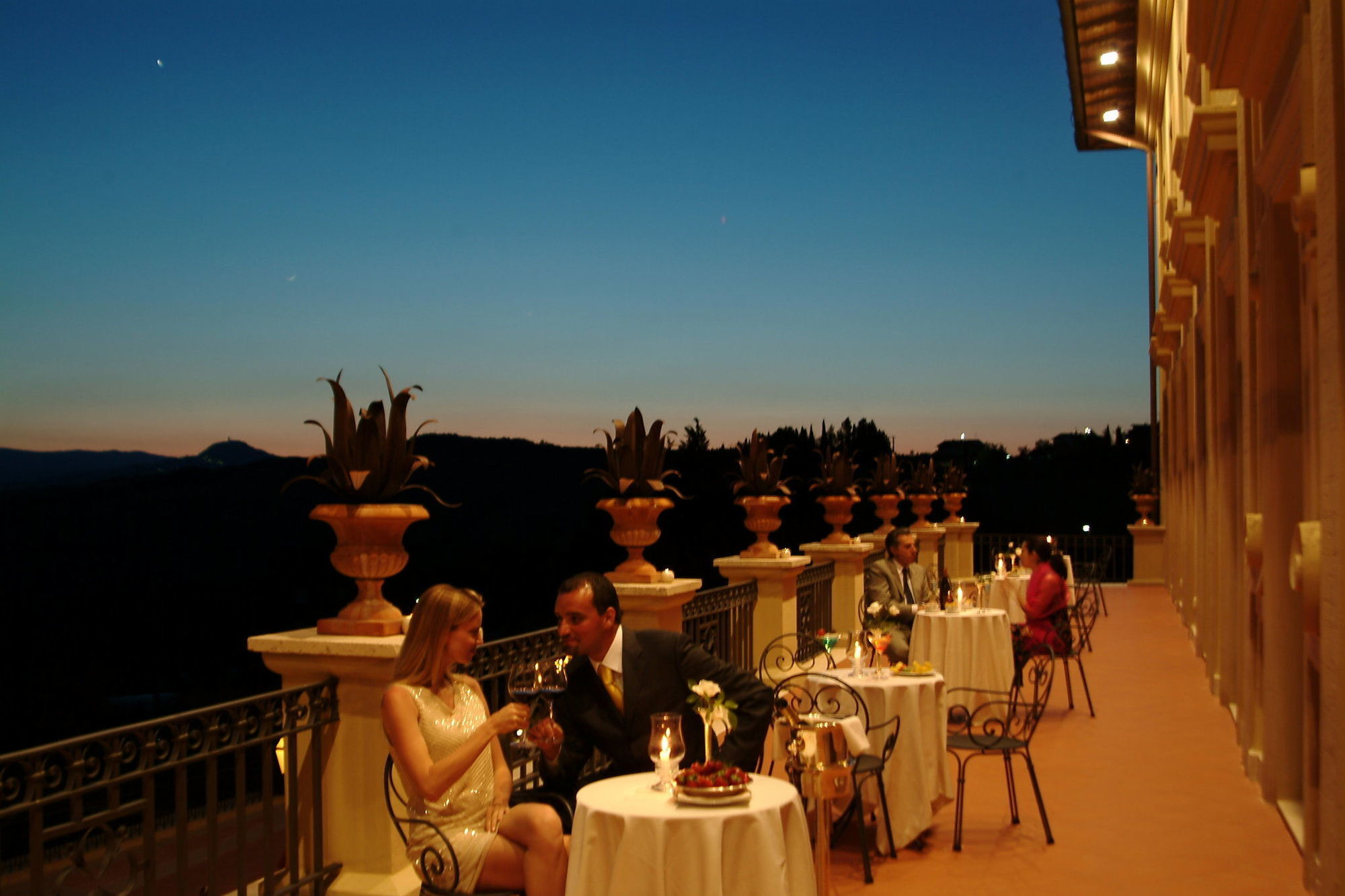 Fonteverde Lifestyle & Thermal Retreat - The Leading Hotels Of The World San Casciano dei Bagni Restaurant photo The Terrace at the St. Francis