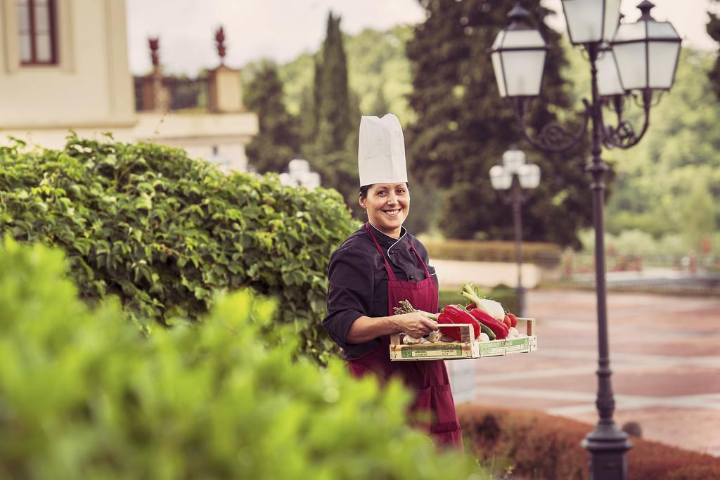 Fonteverde Lifestyle & Thermal Retreat - The Leading Hotels Of The World San Casciano dei Bagni Extérieur photo A chef at work